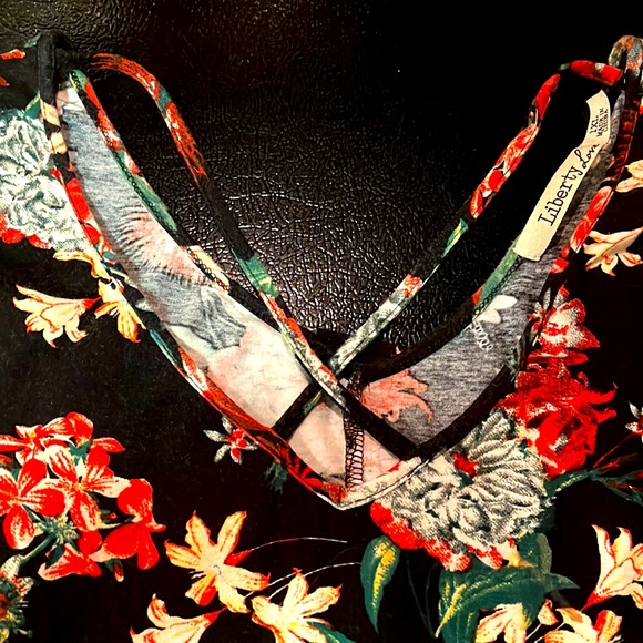 Floral tunic with bell sleeves - Picture 3 of 4